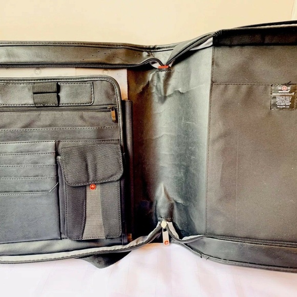 SwissGear Swiss Army Padded Laptop Briefcase Bag - Picture 15 of 16